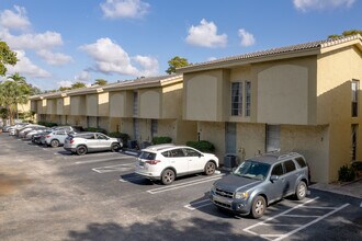 Lafayette Condominiums in Coral Springs, FL - Building Photo - Primary Photo