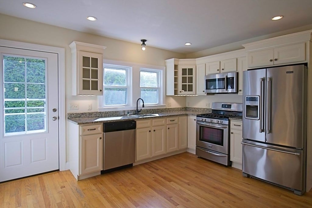 40 Quincy St in Sharon, MA - Building Photo