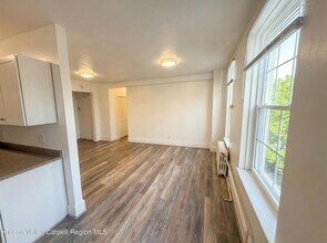 720 Warren St in Hudson, NY - Building Photo - Building Photo