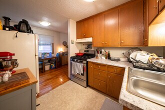 3235 S 39th Ave in Minneapolis, MN - Building Photo - Building Photo