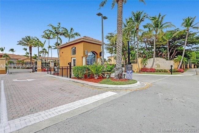 9640 NW 2nd St, Unit 5-105 in Pembroke Pines, FL - Building Photo - Building Photo