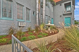 1301-1307 1/2 N Stanley Ave in Los Angeles, CA - Foto de edificio - Building Photo