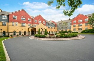 Lake Oaks Senior Apartments in Racine, WI - Building Photo