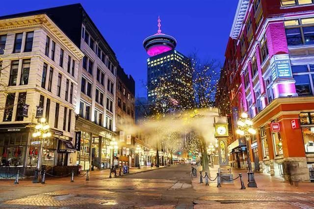 30-168 Powell St in Vancouver, BC - Building Photo
