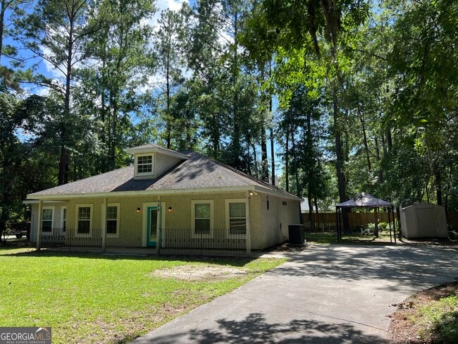 204 Myrtle Ave in Woodbine, GA - Foto de edificio - Building Photo