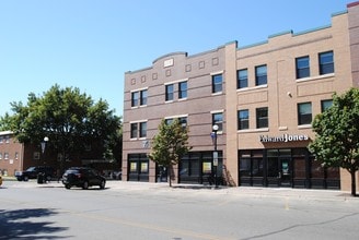 Woodlawn Terrace in Moorhead, MN - Building Photo - Building Photo