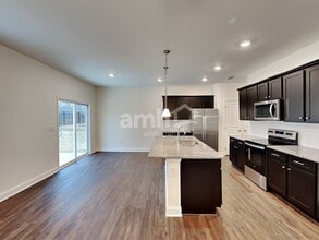 569 Smt Vw Ln in Canton, GA - Building Photo - Building Photo