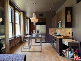460 S Spring St in Los Angeles, CA - Building Photo
