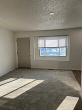 5324 Jennifer Dr in Pleasant Hill, IA - Building Photo - Building Photo