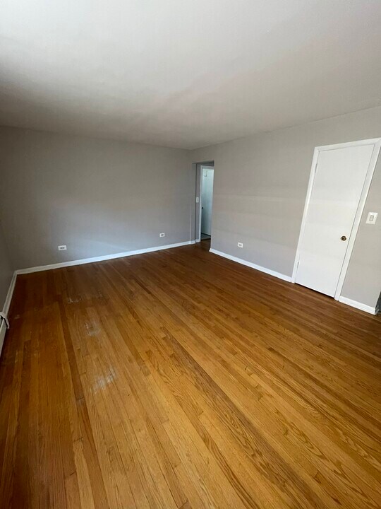 1654 W Pratt Blvd in Chicago, IL - Building Photo