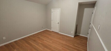 1610 Chattahoochee Ct in Atlanta, GA - Building Photo - Building Photo
