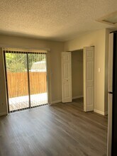 2901 Bay View Dr, Unit B in Safety Harbor, FL - Building Photo - Building Photo