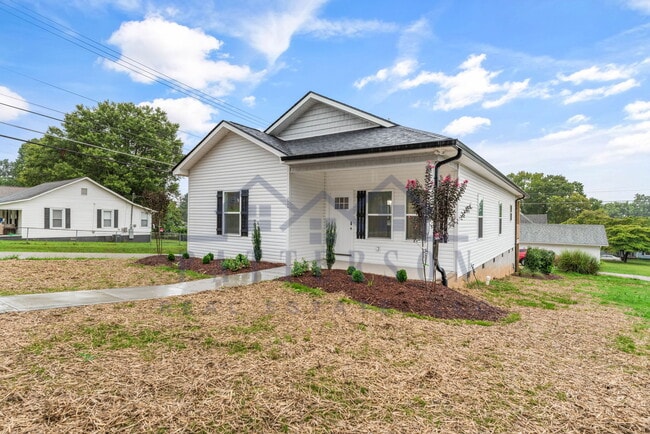 2544 Bernhurst Dr in Knoxville, TN - Building Photo - Building Photo