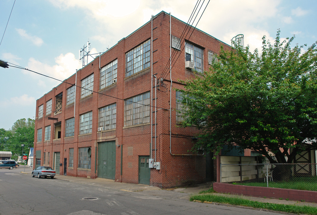 600 Couch St in Charleston, WV - Building Photo