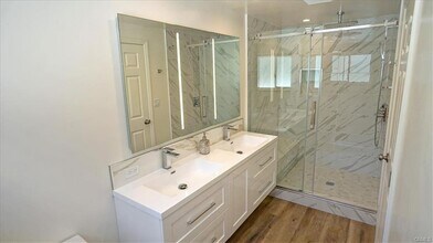 10901 Canby Ave in Los Angeles, CA - Building Photo - Building Photo