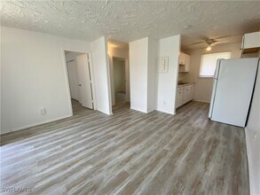 3213 Jeffcott St in Ft. Myers, FL - Building Photo - Building Photo