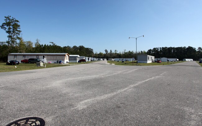 Hunting Ridge Park in Selma, NC - Building Photo - Building Photo