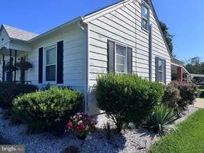 112 Station Ln in Grasonville, MD - Foto de edificio - Building Photo
