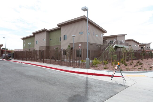 Lubertha Johnson Estates in Las Vegas, NV - Foto de edificio - Building Photo