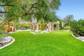 136 S Buteo Woods Ln in Las Vegas, NV - Building Photo - Building Photo