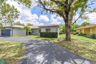 3843 NW 81st Terrace in Coral Springs, FL - Building Photo - Building Photo