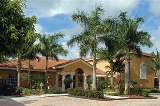 4756 W Atlantic Blvd in Margate, FL - Building Photo - Building Photo