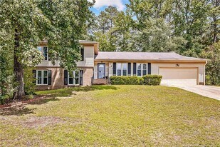 221 Waxhaw Dr in Fayetteville, NC - Building Photo