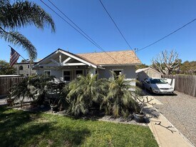 1190 Pine Ave in Carlsbad, CA - Building Photo