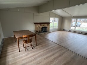 3210 Meadow Cir in Green Bay, WI - Building Photo - Building Photo