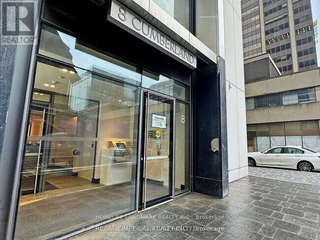 8-4008 Cumberland St in Toronto, ON - Building Photo - Building Photo