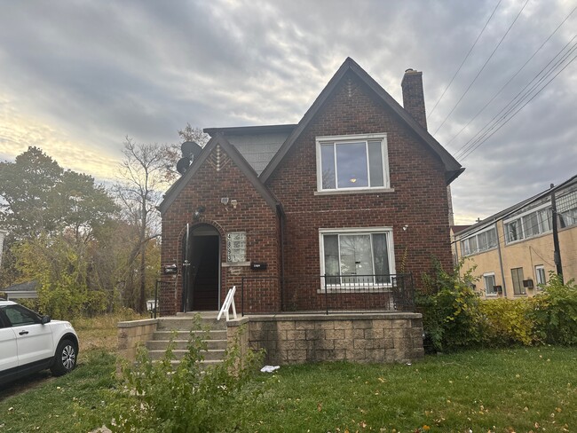 property at 4716 Devonshire Rd