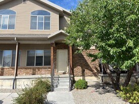 1582 W 300 S in Vernal, UT - Building Photo