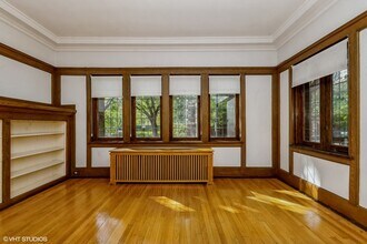5656 S Dorchester Ave in Chicago, IL - Building Photo - Building Photo