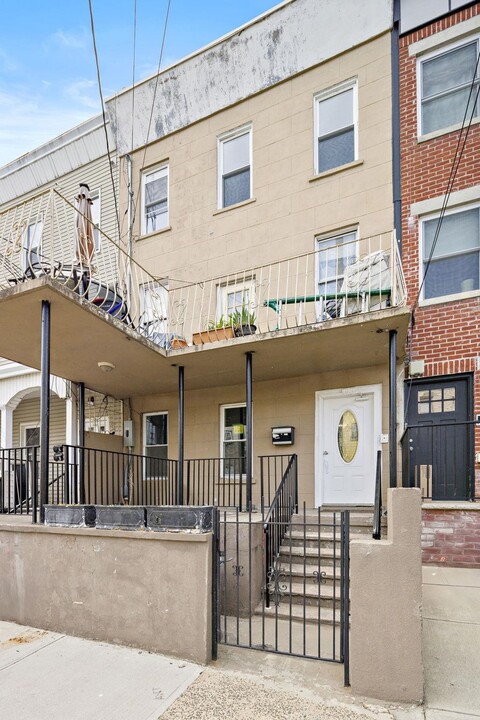 173 Van Horne St in Jersey City, NJ - Foto de edificio