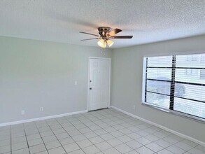 5924 Longbow Ln in Haverhill, FL - Foto de edificio - Building Photo