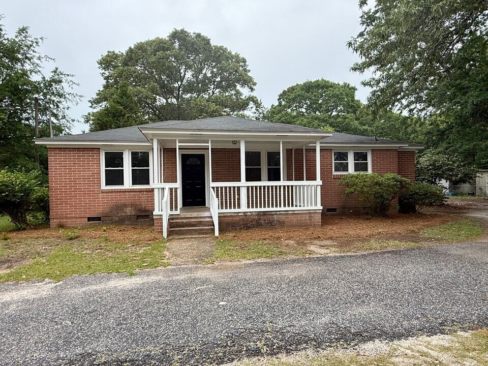 1291 Cherryvale Dr in Sumter, SC - Building Photo
