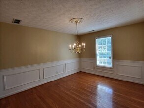 556 Creekstone Dr in Jonesboro, GA - Building Photo - Building Photo