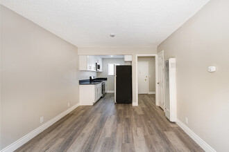 12128 Imperial Hwy in Norwalk, CA - Building Photo - Interior Photo