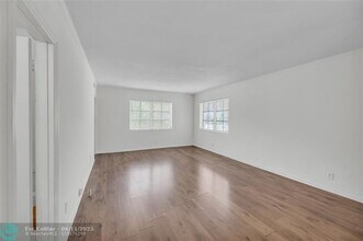 2426 SE 17th St in Fort Lauderdale, FL - Building Photo - Building Photo
