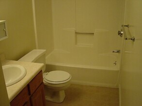 10 Basswood Ave-Unit -C-2 in North Attleboro, MA - Building Photo - Building Photo