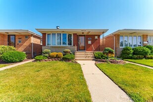 6210 W 64th St in Chicago, IL - Building Photo