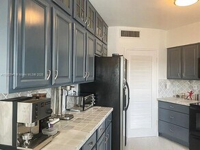 2845 Granada Blvd in Coral Gables, FL - Building Photo - Building Photo