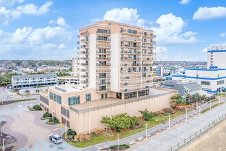 Oceanside Condominium in Virginia Beach, VA - Building Photo - Building Photo