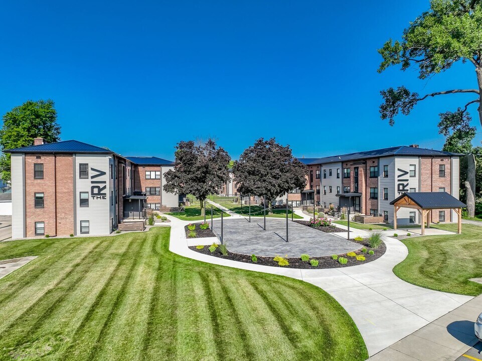 The Riv On The Greenway Apartments in Fort Wayne, IN - Building Photo