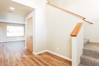 8006 Upper Ridge Rd, Unit 304 in Everett, WA - Building Photo - Building Photo