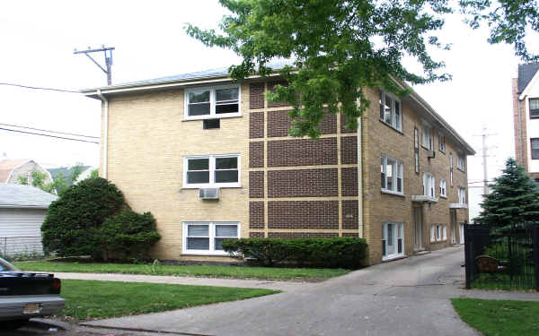 4416 N Harding Ave in Chicago, IL - Foto de edificio