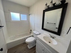 1420 Lake Blvd in Redding, CA - Building Photo - Building Photo