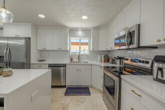 9164 Coppercreek Cir in Sandy, UT - Building Photo - Building Photo