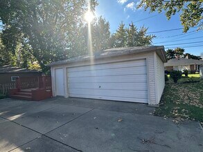 3929 Jarvis Ave in Lincolnwood, IL - Building Photo - Building Photo