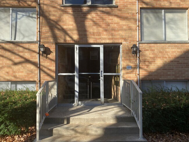3006 Montana Ave